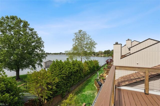 28 Sandie Point LN, Portsmouth, VA 23701