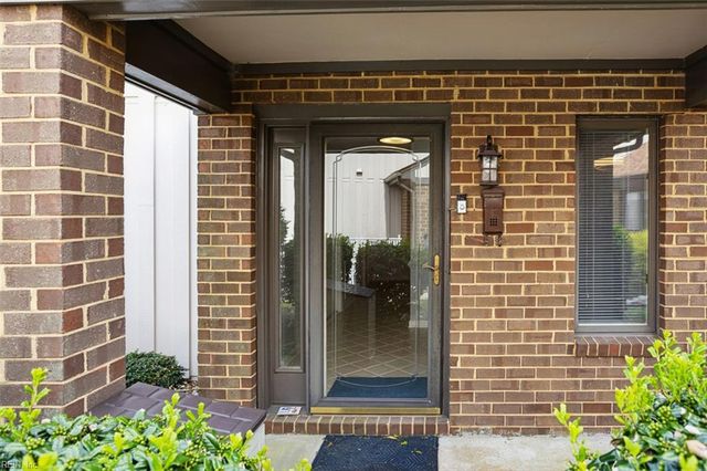 28 Sandie Point LN, Portsmouth, VA 23701