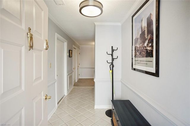 28 Sandie Point LN, Portsmouth, VA 23701