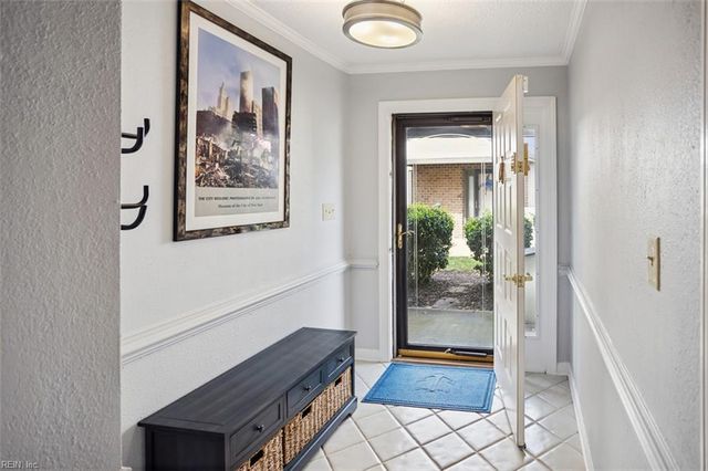 28 Sandie Point LN, Portsmouth, VA 23701