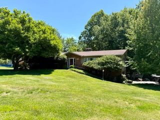 1280 Howell Drive, Newark, OH 43055