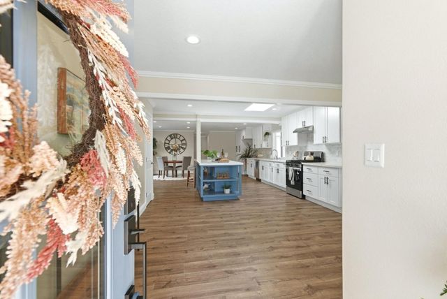 31 La Mirada Court, Salinas, CA 93901