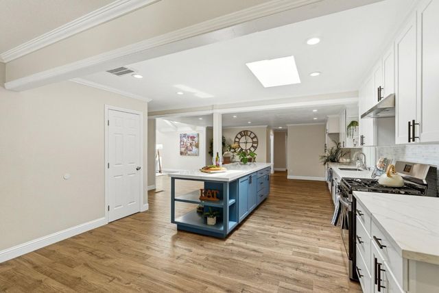 31 La Mirada Court, Salinas, CA 93901