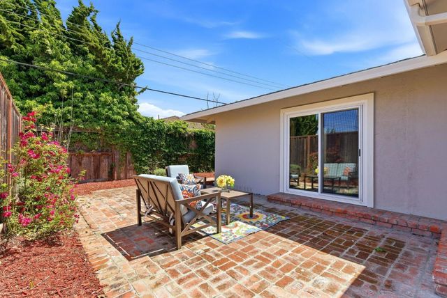 31 La Mirada Court, Salinas, CA 93901
