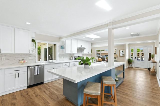 31 La Mirada Court, Salinas, CA 93901