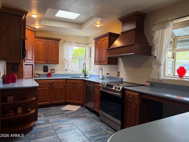 8712 E MAIN Street, Mesa, AZ 85207
