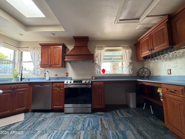 8712 E MAIN Street, Mesa, AZ 85207