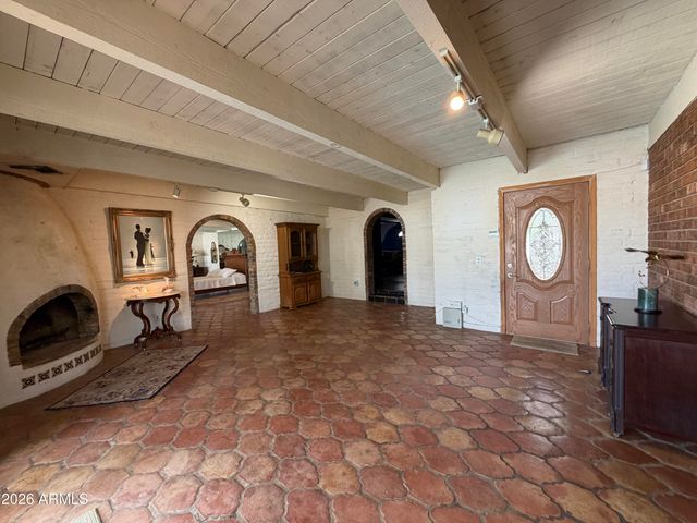 8712 E MAIN Street, Mesa, AZ 85207