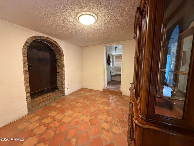 8712 E MAIN Street, Mesa, AZ 85207