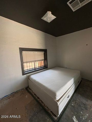 8712 E MAIN Street, Mesa, AZ 85207
