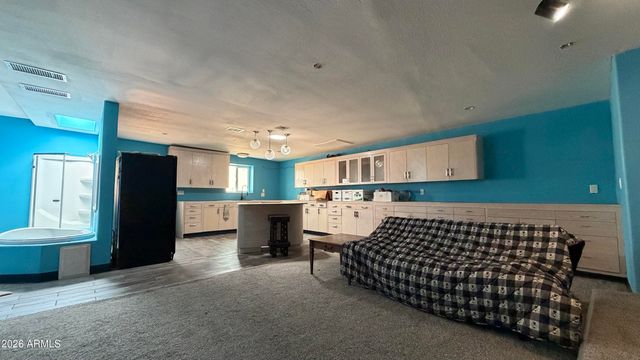 8712 E MAIN Street, Mesa, AZ 85207
