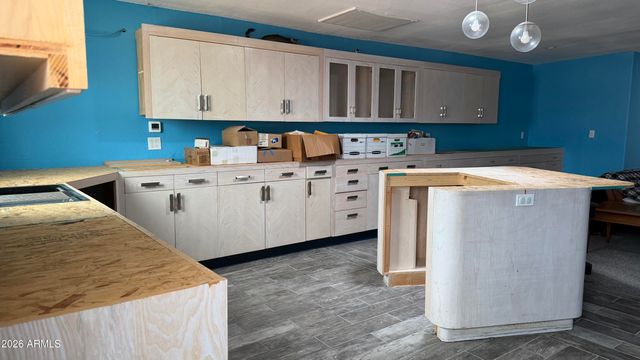 8712 E MAIN Street, Mesa, AZ 85207