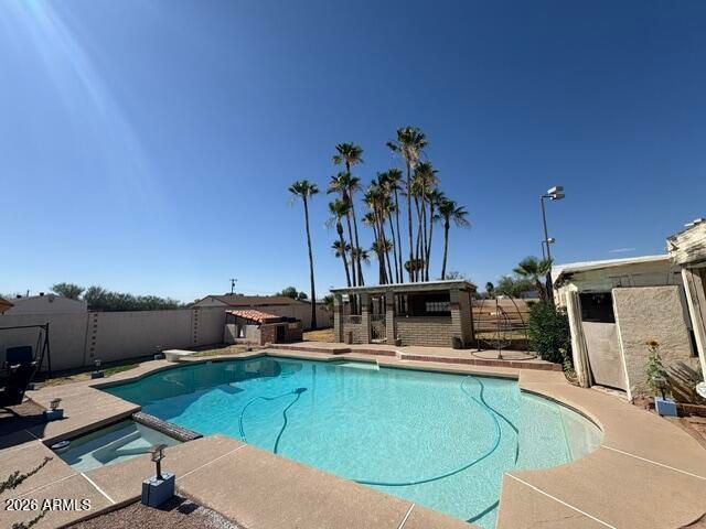 8712 E MAIN Street, Mesa, AZ 85207