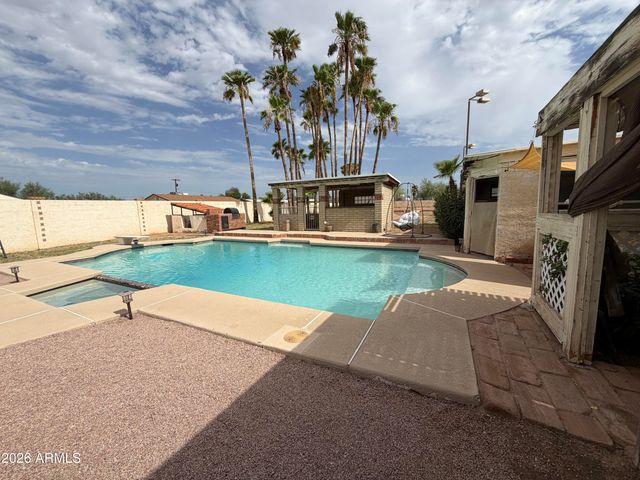 8712 E MAIN Street, Mesa, AZ 85207