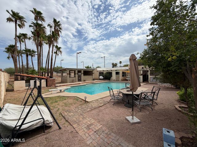 8712 E MAIN Street, Mesa, AZ 85207