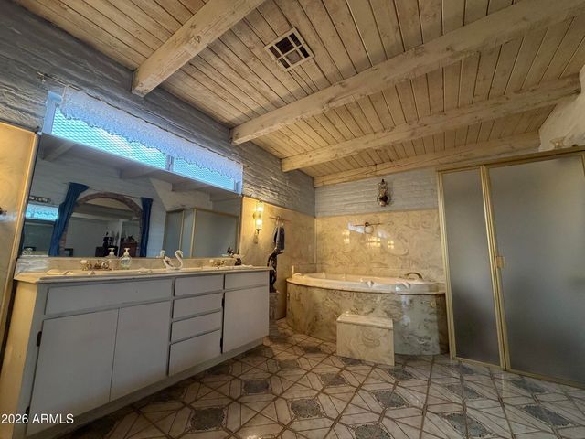 8712 E MAIN Street, Mesa, AZ 85207