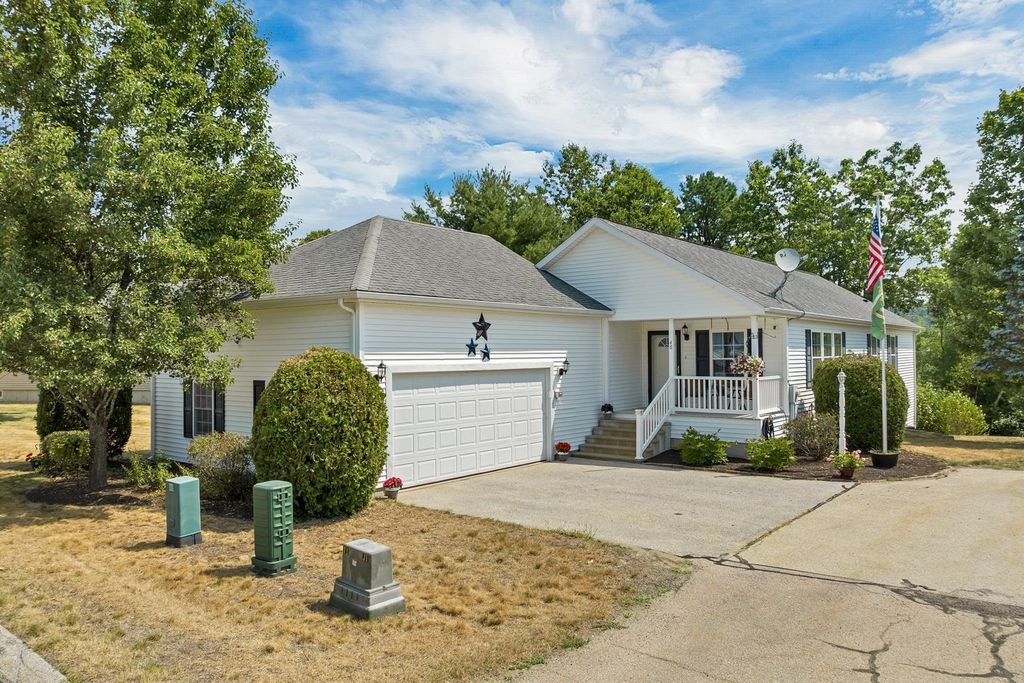 46 Moose Pond Terrace, Hooksett, NH 03106