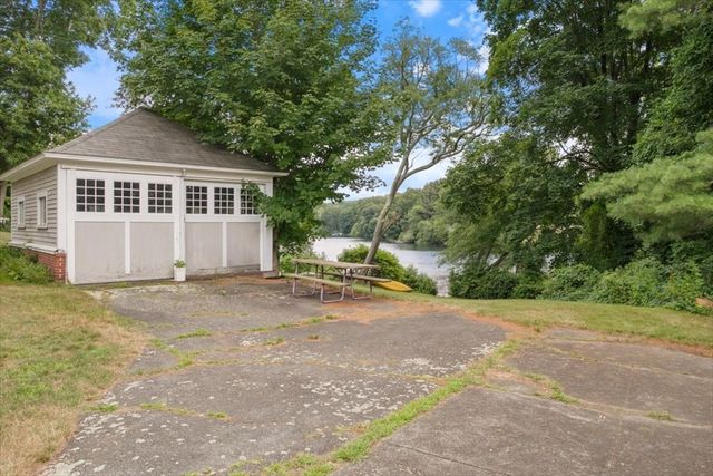 29 Saltonstall Rd, Haverhill, MA 01830