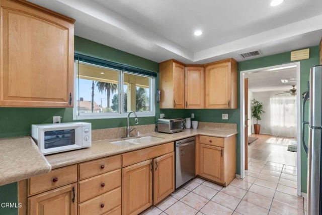 12446 Herrick Avenue, Sylmar, CA 91342