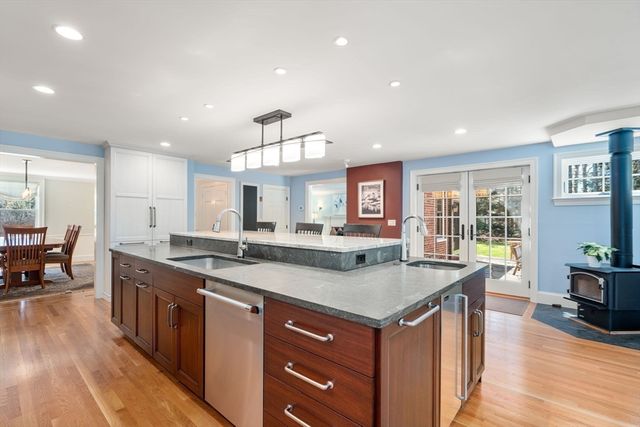 123 Lincoln Road, Lincoln, MA 01773