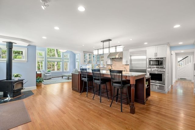 123 Lincoln Road, Lincoln, MA 01773