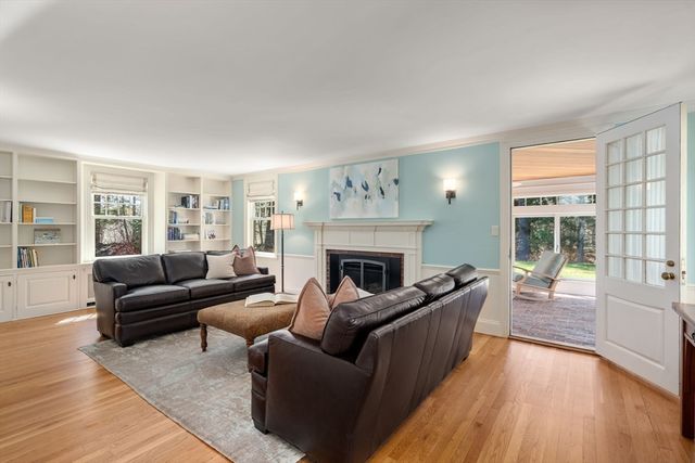 123 Lincoln Road, Lincoln, MA 01773