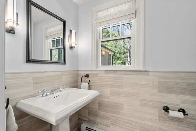 123 Lincoln Road, Lincoln, MA 01773
