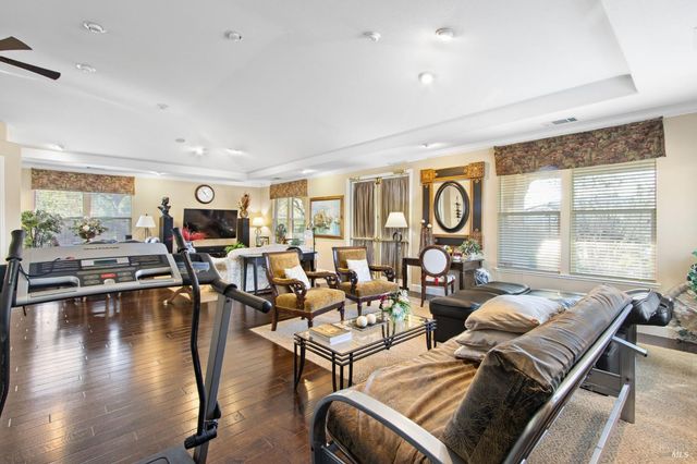 902 Eastridge Dr, Fairfield, CA 94534