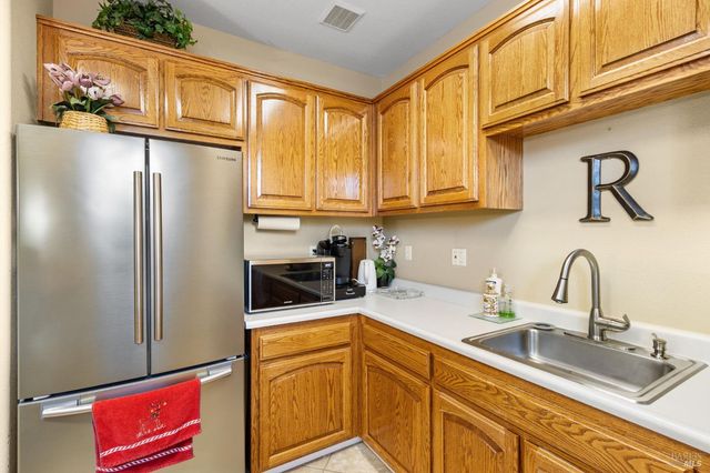 902 Eastridge Dr, Fairfield, CA 94534