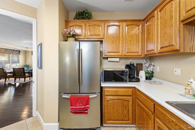 902 Eastridge Dr, Fairfield, CA 94534