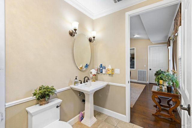 902 Eastridge Dr, Fairfield, CA 94534