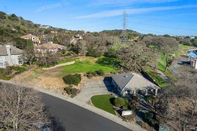 902 Eastridge Dr, Fairfield, CA 94534