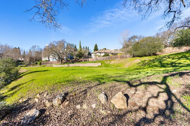 902 Eastridge Dr, Fairfield, CA 94534