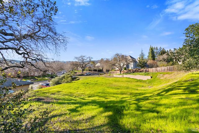 902 Eastridge Dr, Fairfield, CA 94534