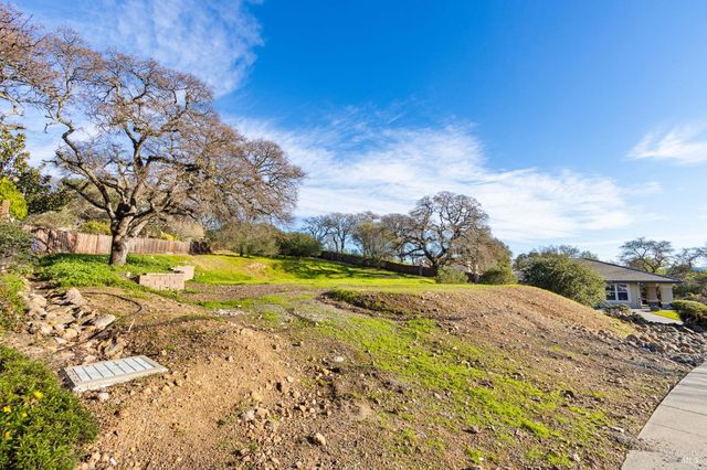 902 Eastridge Dr, Fairfield, CA 94534