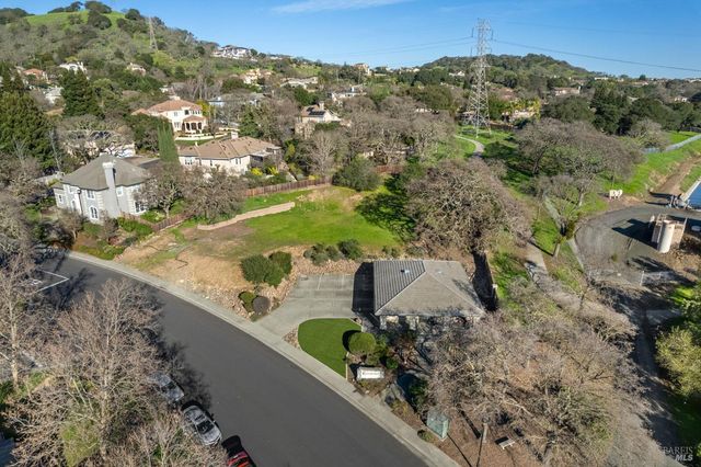 902 Eastridge Dr, Fairfield, CA 94534