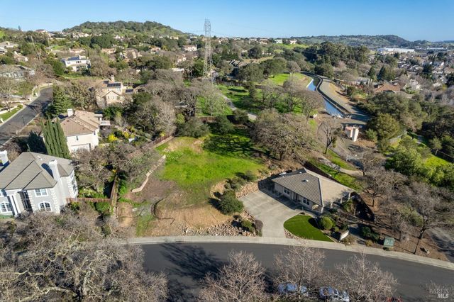 902 Eastridge Dr, Fairfield, CA 94534