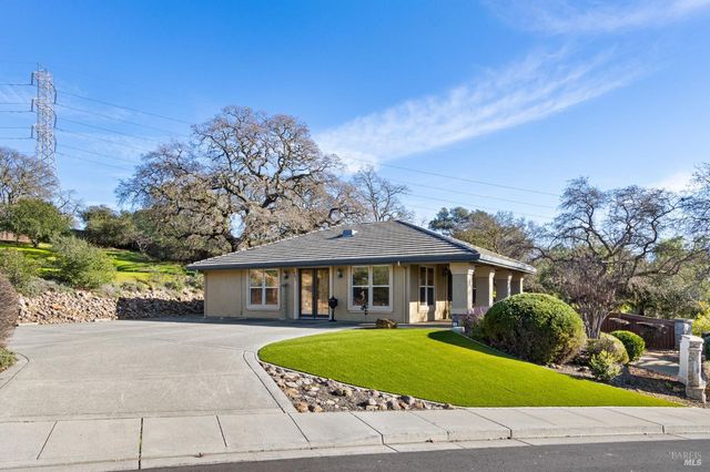 902 Eastridge Dr, Fairfield, CA 94534