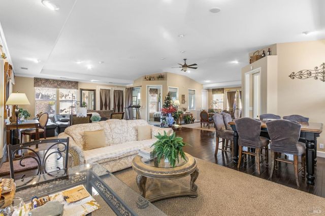 902 Eastridge Dr, Fairfield, CA 94534