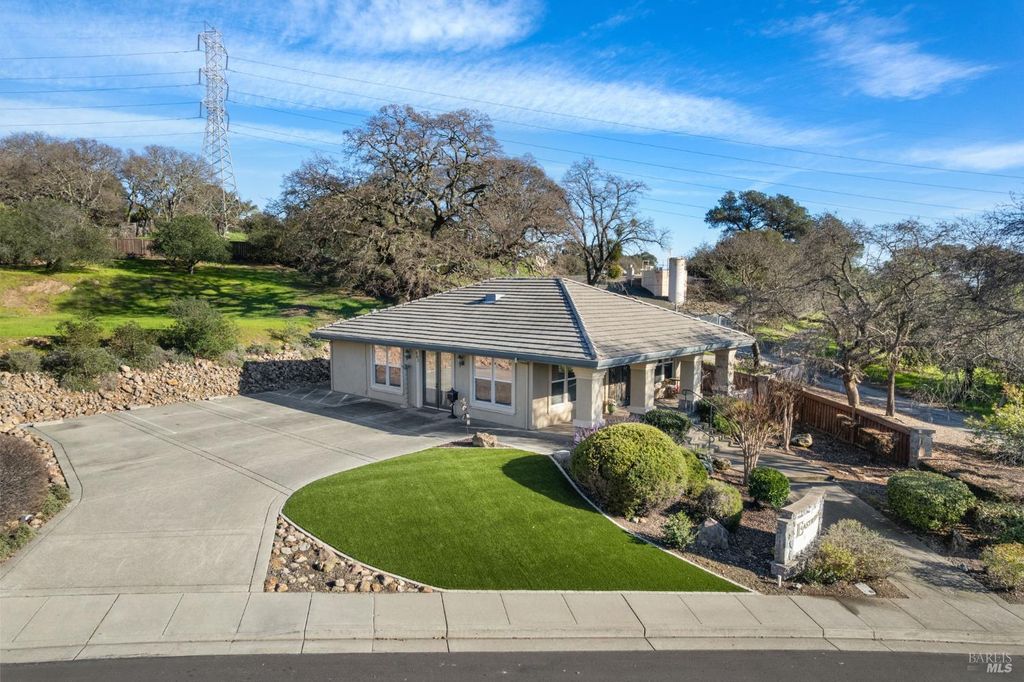 902 Eastridge Dr, Fairfield, CA 94534