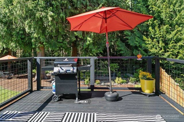 7930 NE Seawind Avenue, Poulsbo, WA 98370