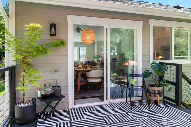 7930 NE Seawind Avenue, Poulsbo, WA 98370