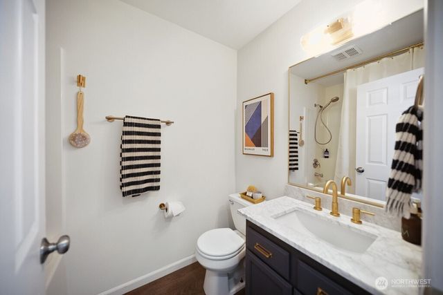 7930 NE Seawind Avenue, Poulsbo, WA 98370
