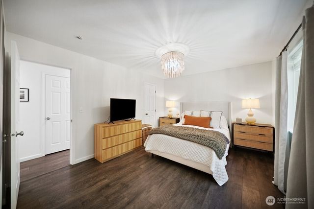 7930 NE Seawind Avenue, Poulsbo, WA 98370