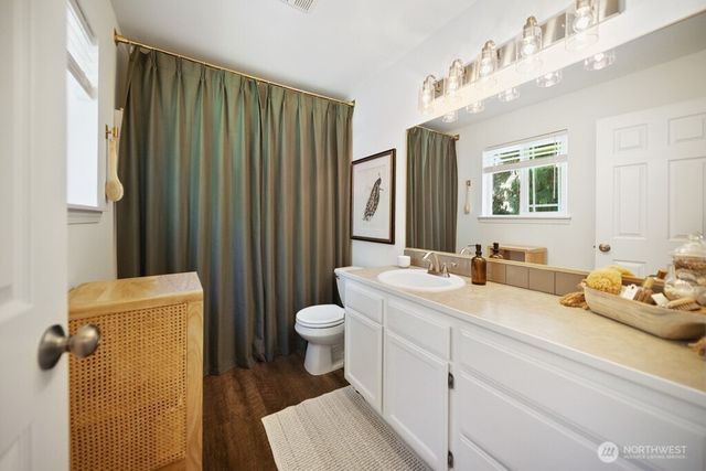 7930 NE Seawind Avenue, Poulsbo, WA 98370