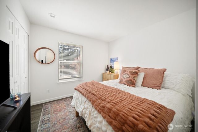 7930 NE Seawind Avenue, Poulsbo, WA 98370