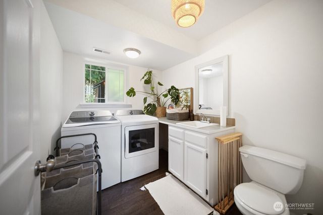 7930 NE Seawind Avenue, Poulsbo, WA 98370