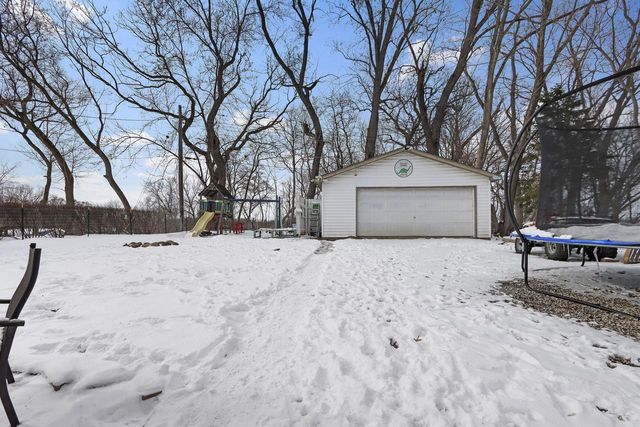 121 Oak LANE, Twin Lakes, WI 53181