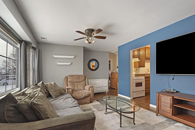 121 Oak LANE, Twin Lakes, WI 53181