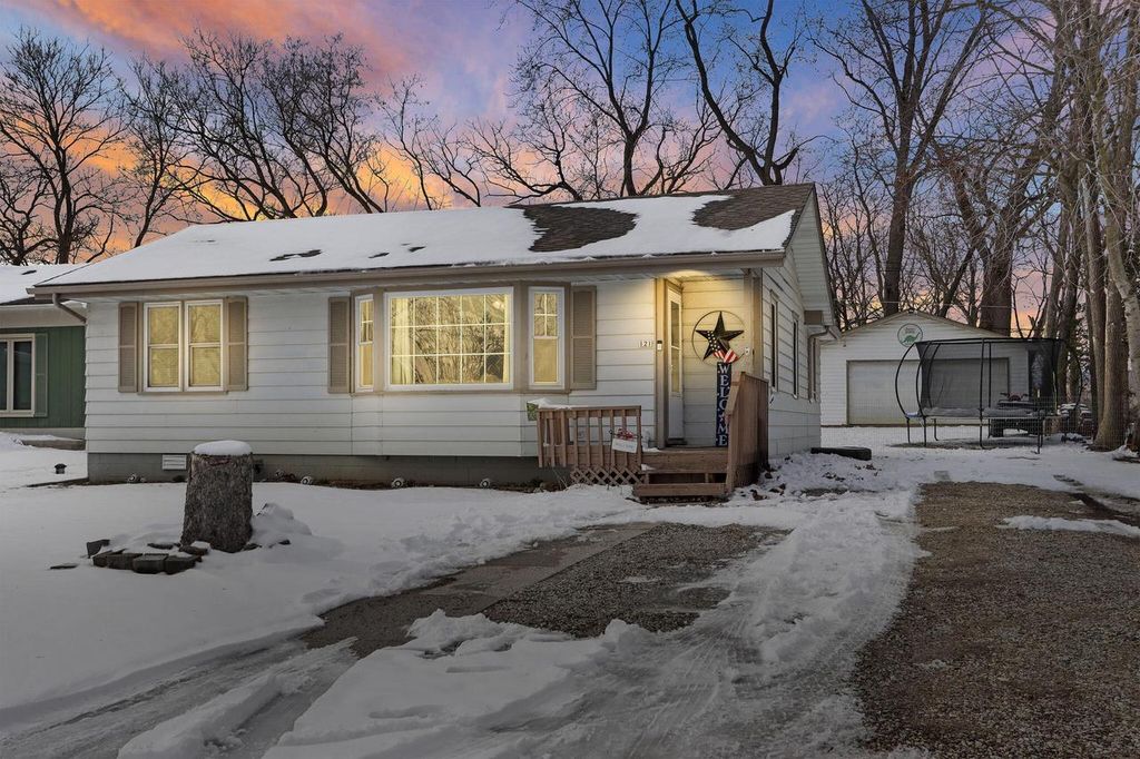 121 Oak LANE, Twin Lakes, WI 53181